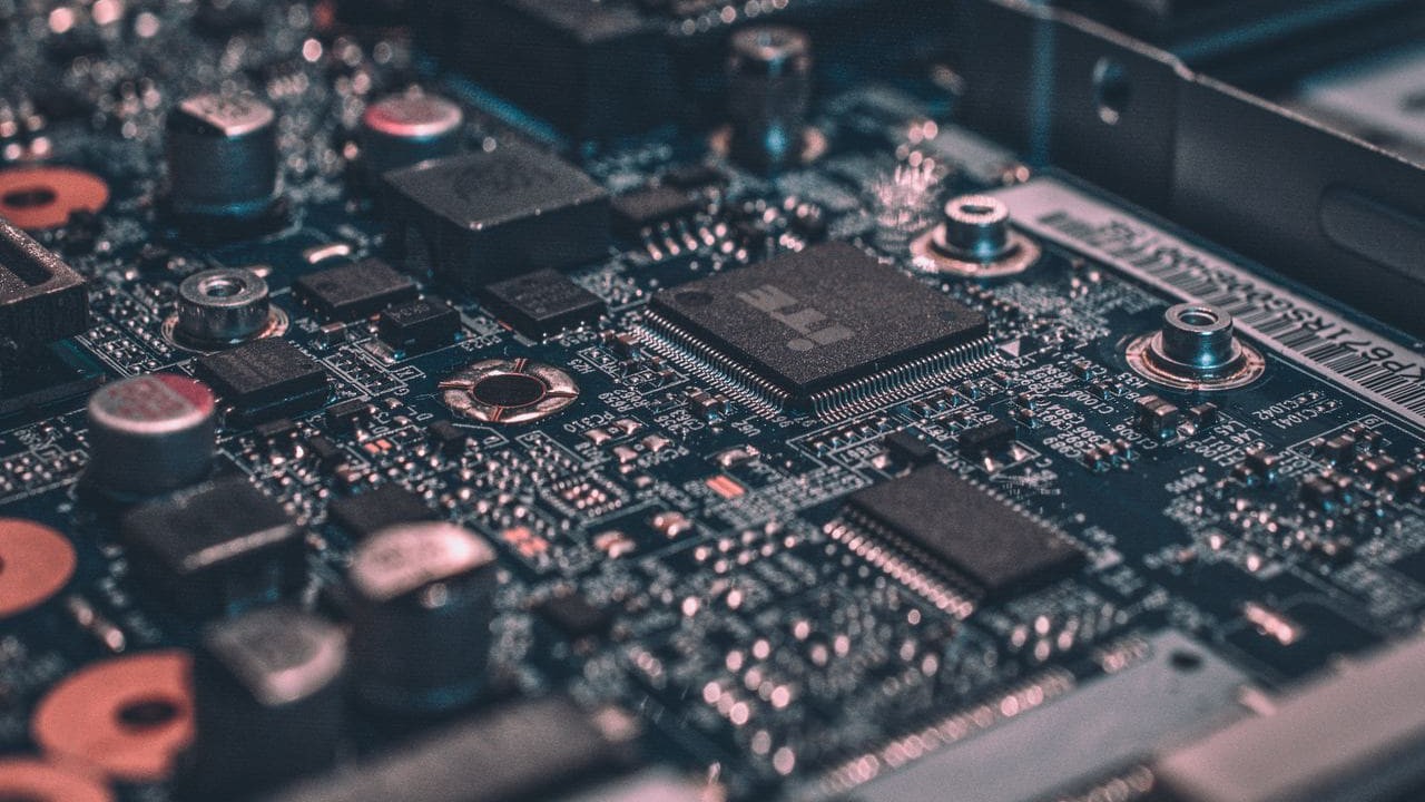 Chip integrado en placa